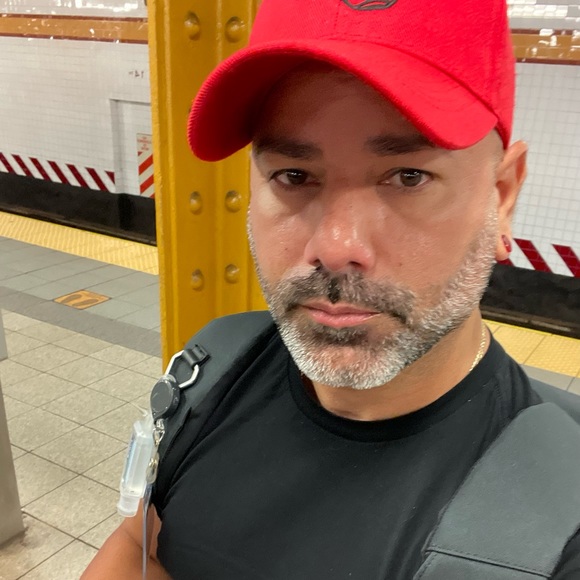 Meet your Posher, Luis - Picture 2 of 2